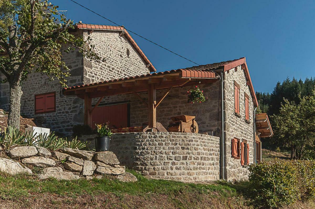 Gite " Oree Des Bois" Vertolaye Экстерьер фото